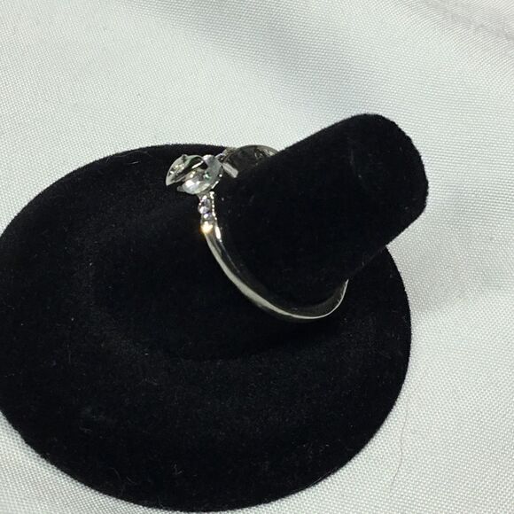 Unique Setting Fashion Ring (UC3) - Picture 3 of 9